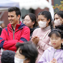 こども学科 樋口先生 腹話術